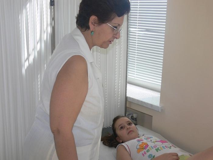 Причины появления и методы терапии синехии у девочек