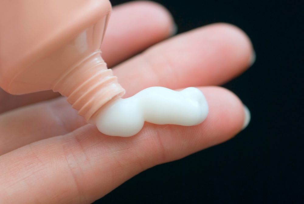 Особенности применения мази, крема Клотримазол при молочнице у женщин