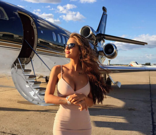 Как из эскортницы стать моделью высокого класса?