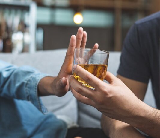 Лечение алкогольной зависимости в Днепре: перечень услуг, лечение алкоголизма, чем он опасен, особенности и плюсы клиники