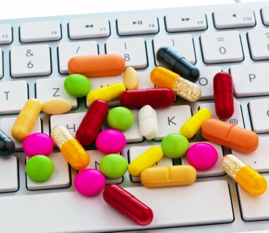 Интернет-аптека — почему там стоит делать покупки?