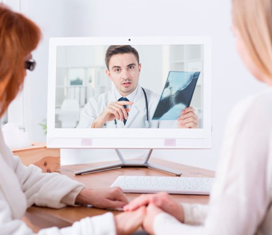 Общаемся с врачом онлайн: удобство для пожилых людей