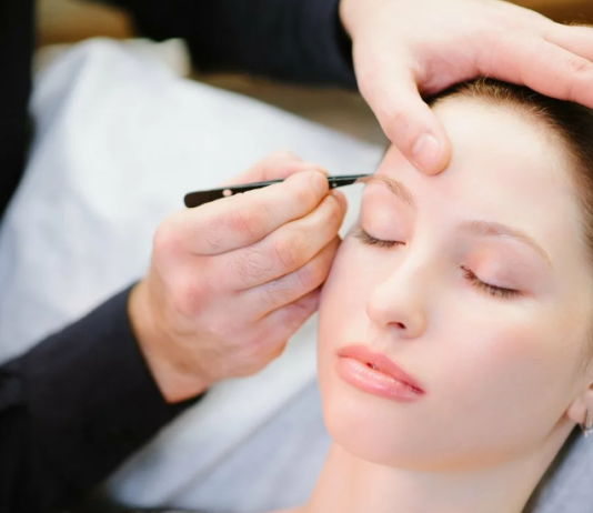 Профессиональное окрашивание бровей в Минске