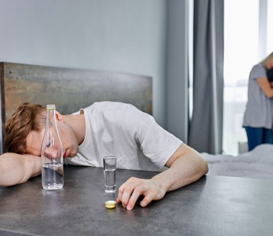 Вывод из запоя: причины зависимости, как не бояться начать лечиться