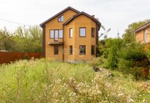 Приобретение частного для постоянного проживания: этажность дома, размер участка, определяем бюджет