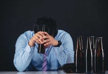 Избавляемся от алкогольной зависимости с комфортом: эффективные методы вывода из запоя на дому